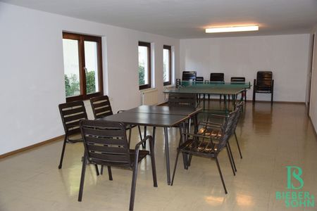 Eleganter „Retro-Style“ – Großzügige, sonnige, ruhige Wohnung mit Süd-Loggia! 2 Garagenplätze! - Photo 3