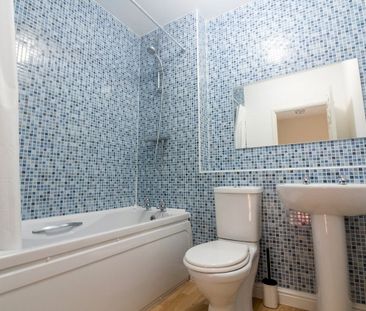 Rosebay, Wokingham, Berkshire, RG40 - Photo 4