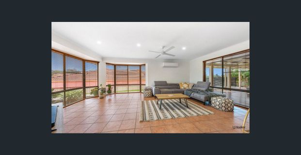 SPACIOUS THREE BEDROOM PLUS STUDY HOME - GREAT LOCATION - Photo 1