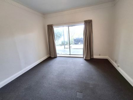 Spacious Hataitai Flat For Rent - Photo 5
