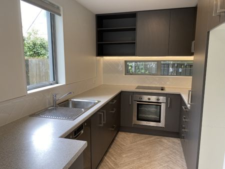 2 plus bedroom 2 level townhouse in wonderful area - Photo 4