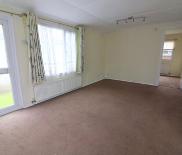 2 bedroom park home to rent - Photo 1