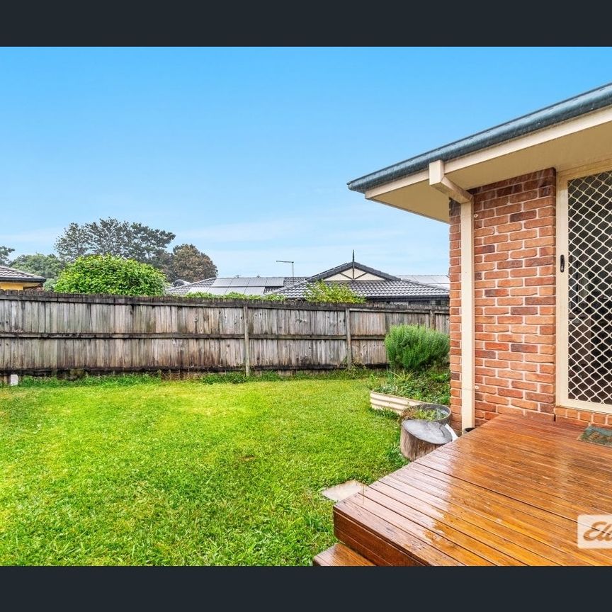 DETACHED DUPLEX FOR LEASE - Photo 1