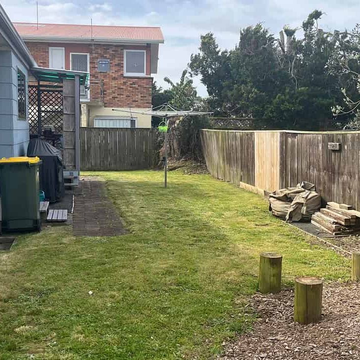 Charming 2BR Home (stand alone) - Photo 1