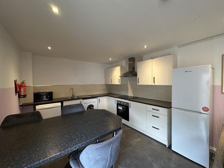 2 bedroom flat to rent - Photo 5