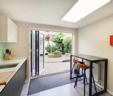 3 bedroom terraced house to rent - Photo 1