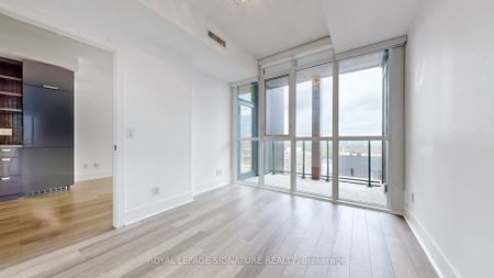 32 Davenport Road #1705 - Photo 5