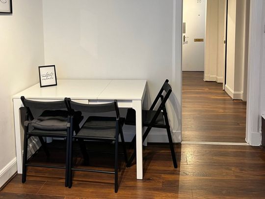 Room in a Shared Flat, Drummond Street, EH8 - Photo 1