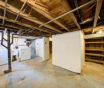 1054 EAST AVENUE - Photo 5