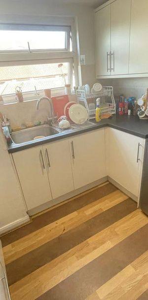 House share to rent - Photo 1
