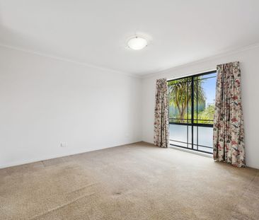 Spacious & Surprisingly Large 4-Bedroom Family Home - Photo 4