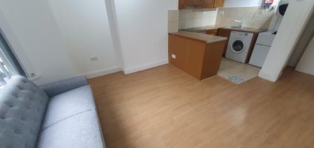 1 bedroom flat to rent - Photo 3