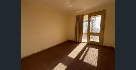 Portarlington Family Living with a View - Photo 4