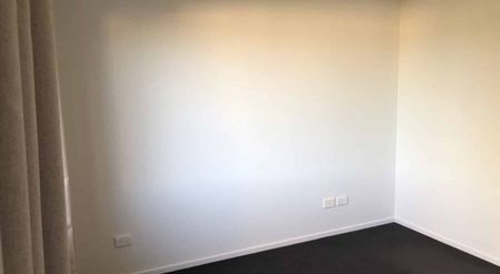 Lansdowne 3bdrm + Garage.Safe, Secure & Avail Now! - Photo 5