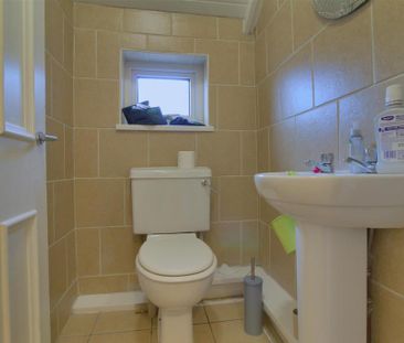 4 bedroom apartment to rent - Photo 3