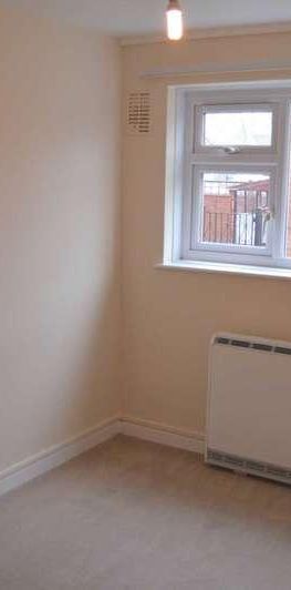 Deane Drive, Taunton, TA1 - Photo 1