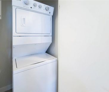 2093 FAIRVIEW Street Unit# 1810, Burlington, Ontario, L7R0E6 - Photo 4