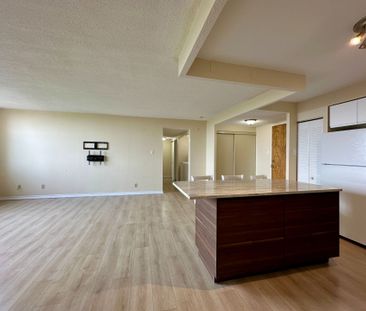 For Lease - 2760 Carousel Crescent Unit# 1508, Blossom Park - Airpo... - Photo 4