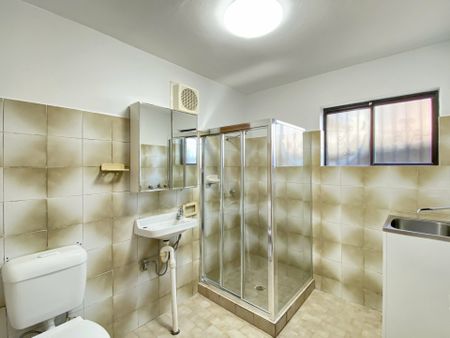 2 Bedroom Flat Including Bills! - Photo 3