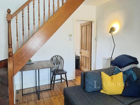 2 bedroom terraced house to rent - Photo 4
