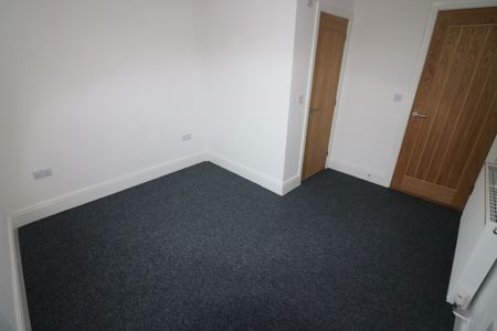 Flat 2, 20 Louis Street - Photo 5