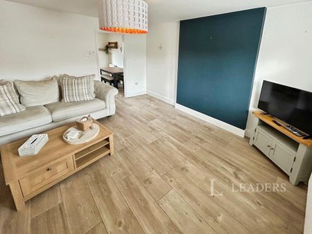 2 bedroom end of terrace house to rent - Photo 2