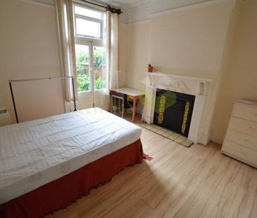 4 bedroom terraced house to rent - Photo 2