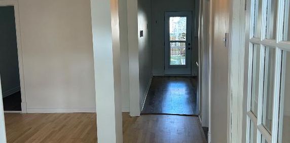 Très beau logement 4 1/2 près de promenade Bellerive! - Photo 2