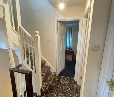 4 bedroom semi-detached house to rent - Photo 4