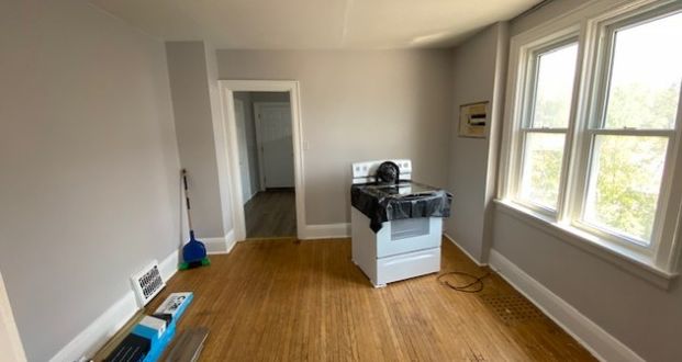 156 Dunlop St W #3 Barrie | $1400 per month | Utilities Included - Photo 1