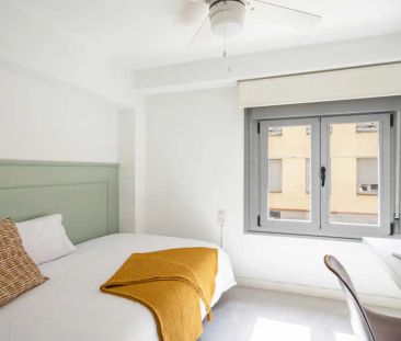 Room in a shared 68-bedroom apartment for rent in Justicia, Madrid. - Photo 4