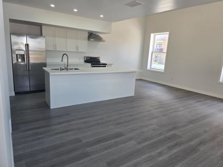 For Lease - 387 Maitland Street Unit# Upper, London East, Ontario - Photo 4