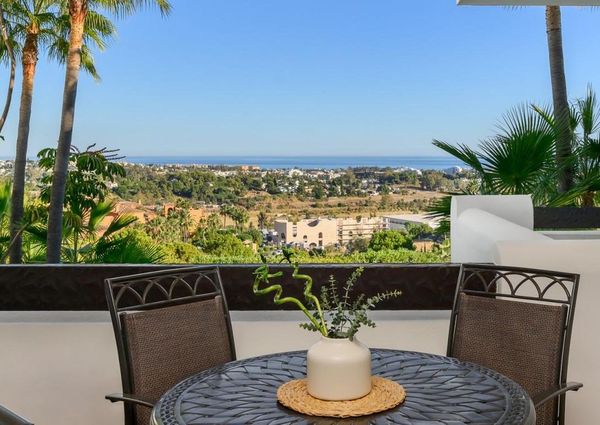 2 bedroom luxury Flat for rent in Benahavís, Andalusia