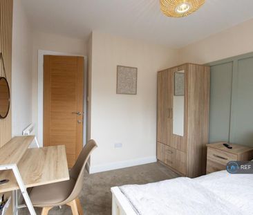 1 bedroom in a house share to rent - Photo 5