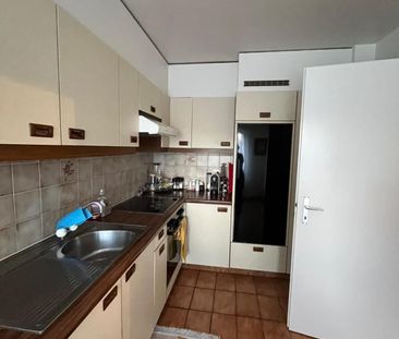 2-room apartment on the 2nd floor of a building in Lausanne - Photo 5