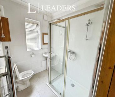 3 bedroom semi-detached house to rent - Photo 5