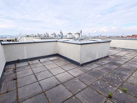 TERRASSENHIT, 61 m2 Dachgeschoß mit 48 m2 Terrasse, Wohnküche, 1 Zimmer, Wannenbad, Parketten, Fernblick, Holbeingasse - Photo 4