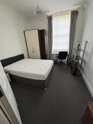 2 bedroom private hall to rent - Photo 1