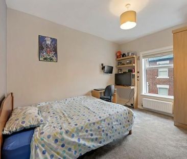 6 bedroom end of terrace house to rent - Photo 6