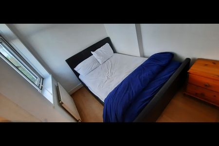 Studio Flat, The Ridgeway, NW9 - Photo 2