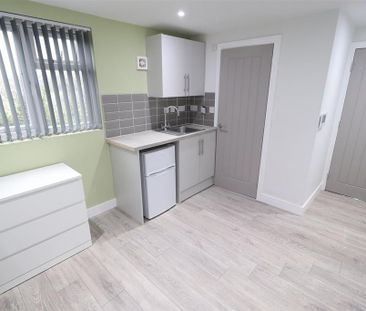 Studio to rent - Photo 6