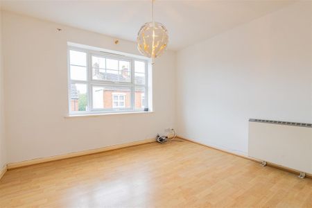 1 bed Flat To Let - Photo 2