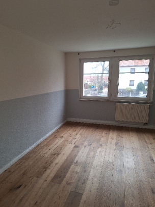 schöne 2- Raum Wohnung mit Balkon in Planitz zu vermieten - Photo 1
