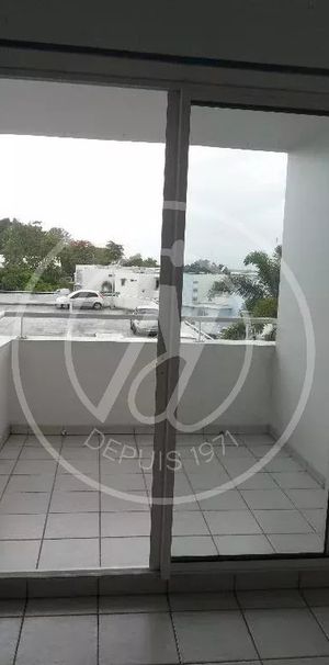 A LOUER 740 € Appartement 2 pièces 36 m² 97139 ABYMES - Photo 1