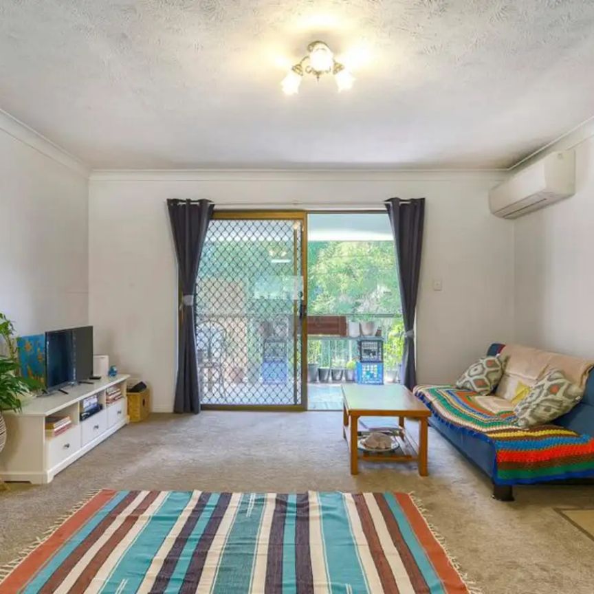 “Spacious Apartment in Leafy Highgate Hill!” - Photo 1
