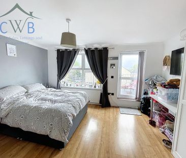 5 bedroom semi-detached house to rent - Photo 3