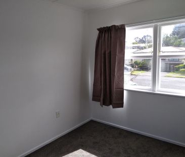 Sunny North West Home with Garage - Photo 2