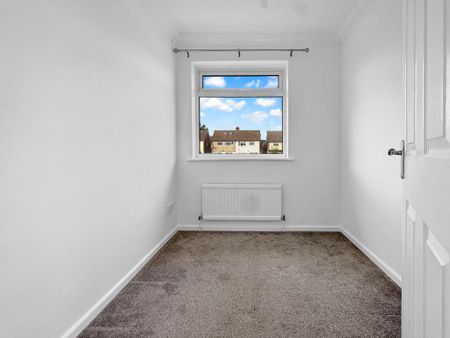 3 bedroom semi-detached house to rent - Photo 3