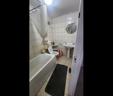 Studio Flat, Huxley Road, E10 - Photo 2