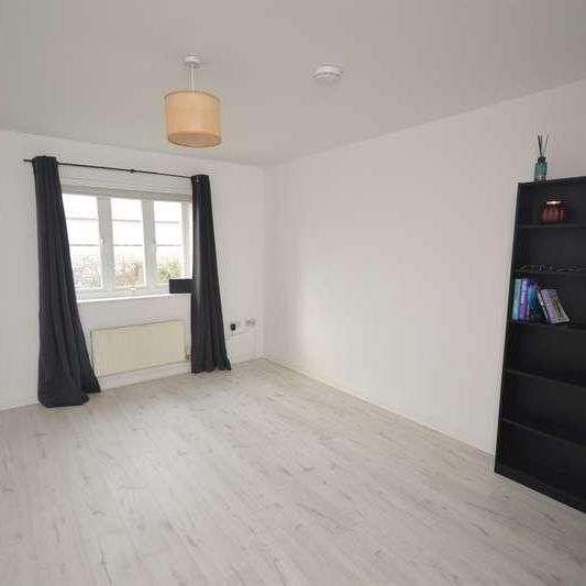 Malyon Close, Braintree, CM7 - Photo 1